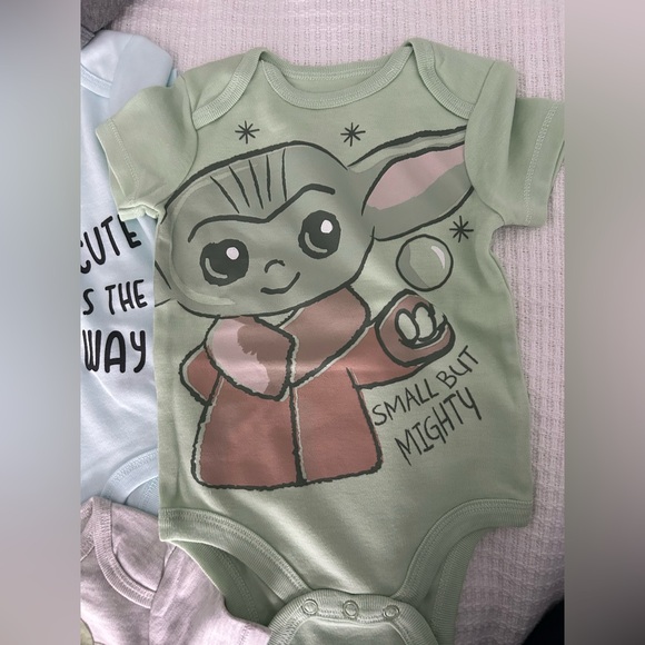 Brand New, Never Been Worn- Star Wars 5 Pack of Baby Onesies - 3-6 months - Picture 4 of 7